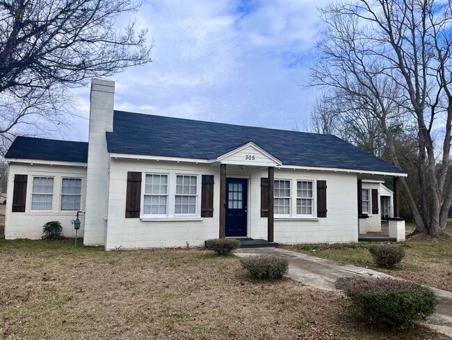 property at 305 Warpath Rd