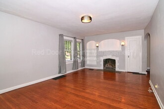 6055 Central Ave in Indianapolis, IN - Building Photo - Building Photo