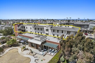 6797 Embarcadero Ln in Carlsbad, CA - Foto de edificio - Building Photo