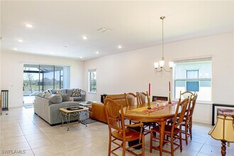 8925 Cascade Price Cir in North Fort Myers, FL - Building Photo - Building Photo