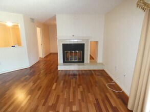 380 Place Ln in Woburn, MA - Building Photo - Building Photo