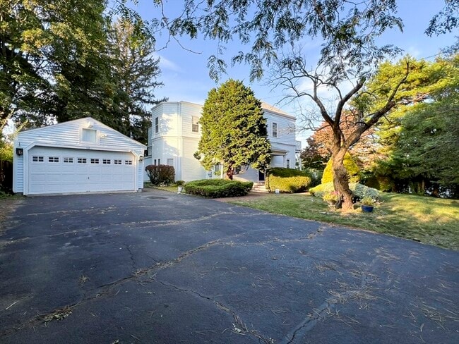 12 Sycamore Rd in Quincy, MA - Building Photo - Building Photo