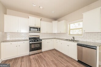 747 Overlook Gln Dr in Lawrenceville, GA - Building Photo - Building Photo