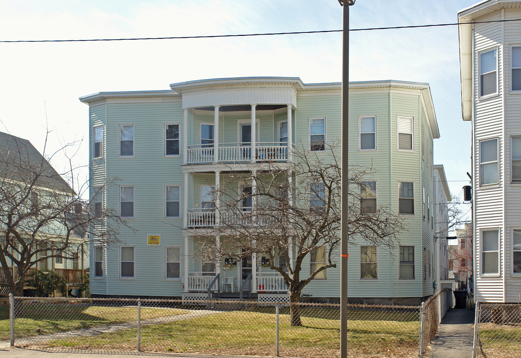 219 Laurel St in Manchester, NH - Foto de edificio