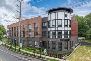 745 Bound Brook Rd, Unit 206 in Dunellen, NJ - Building Photo