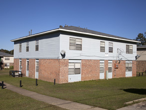 Lake Side Gardens Apartments in Shreveport, LA - Building Photo - Building Photo