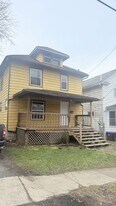 734 Meek St in Sharon, PA - Building Photo
