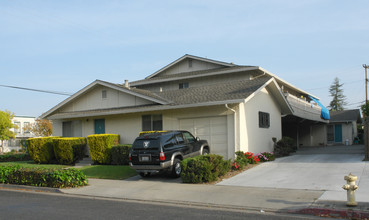 8210 Wren Ave in Gilroy, CA - Building Photo - Building Photo