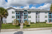 5220 Lake Underhill Rd in Orlando, FL - Foto de edificio - Building Photo