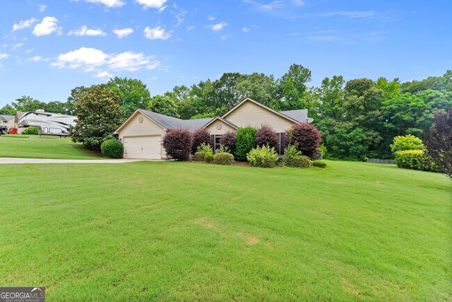 226 Falling Leaf Ln in Winder, GA - Building Photo - Building Photo