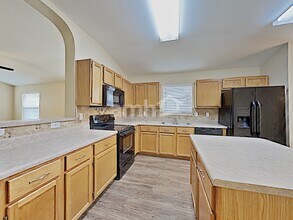 654 Coral Harbor in San Antonio, TX - Building Photo - Building Photo