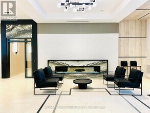 15 Watergarden Dr in Mississauga, ON - Building Photo - Building Photo