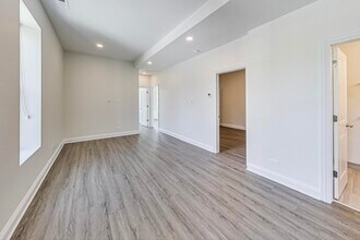 2312 W Ohio St in Chicago, IL - Building Photo - Building Photo