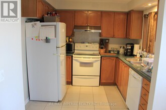 2318 Strawfield Ct in Oakville, ON - Building Photo - Building Photo