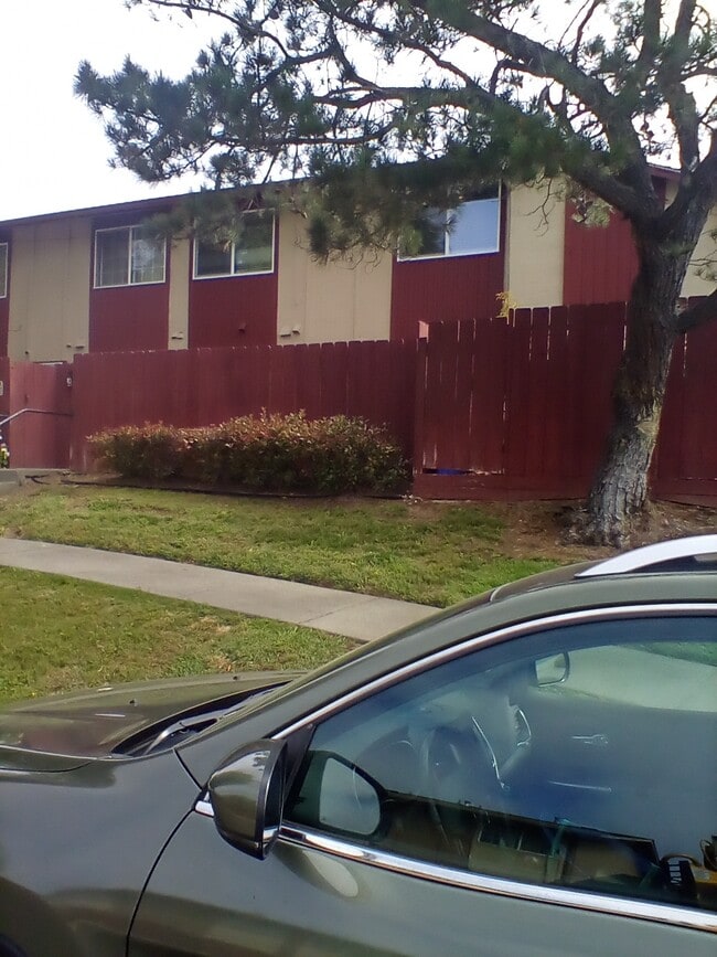 400 Corcoran Ave, Unit Casa del Monte in Vallejo, CA - Building Photo - Building Photo