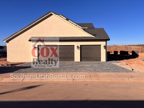 2643 E Moorland Dr in Saint George, UT - Building Photo - Building Photo