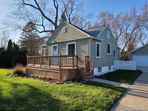 2432 Burns Ave in Ypsilanti, MI - Building Photo - Building Photo
