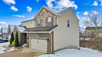 430 Rockcrest Way in Louisville, KY - Building Photo - Building Photo