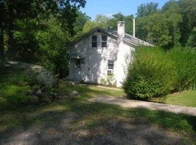 3141 Zepp Rd in Green Lane, PA - Building Photo