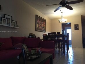 19000 NE 3rd Ct in Miami, FL - Building Photo - Building Photo