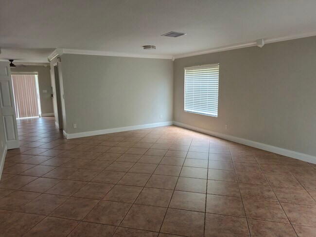 2033 Providence Pl in Port St. Lucie, FL - Building Photo - Building Photo
