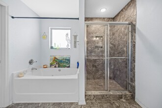 5508 Peach Dr in Pace, FL - Foto de edificio - Building Photo