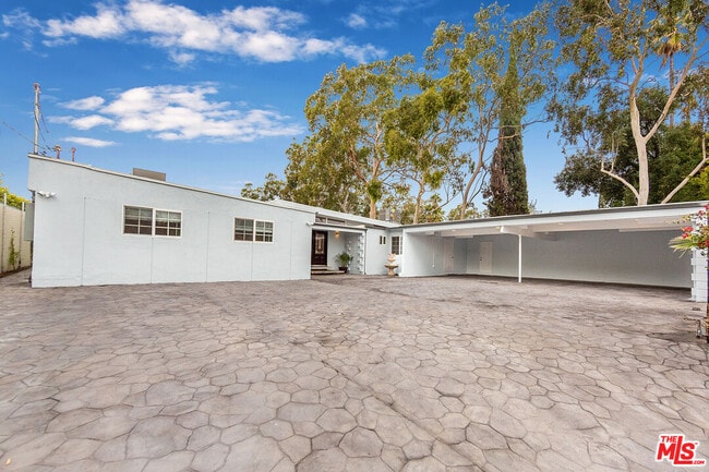 3751 Scadlock Ln in Los Angeles, CA - Building Photo - Building Photo