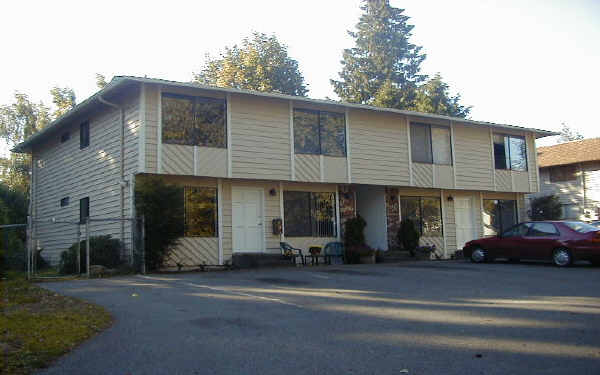 13618 33rd Pl W in Lynnwood, WA - Foto de edificio