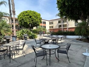 400 N Acacia Ave, Unit A-35 in Fullerton, CA - Foto de edificio - Building Photo
