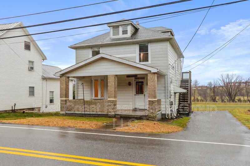 12512 Bradbury Ave in Smithsburg, MD - Building Photo