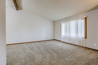 12731 S 38th St in Bellevue, NE - Building Photo - Building Photo