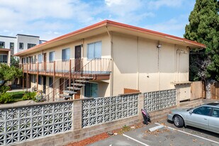 711 Berry Ave in Hayward, CA - Building Photo