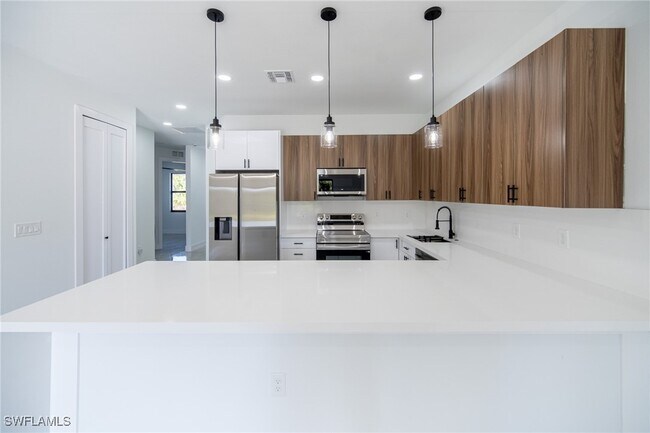 926-926 Countess Ave in Lehigh Acres, FL - Building Photo - Building Photo