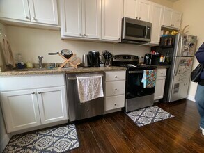 92 University Rd, Unit 1 in Brookline, MA - Foto de edificio - Building Photo