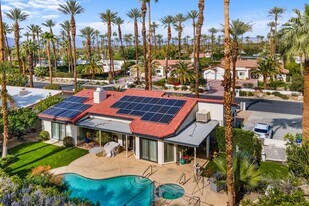 70451 Cobb Rd in Rancho Mirage, CA - Building Photo