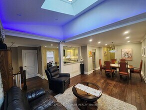 4281 Woodington Dr in Mississauga, ON - Building Photo - Building Photo