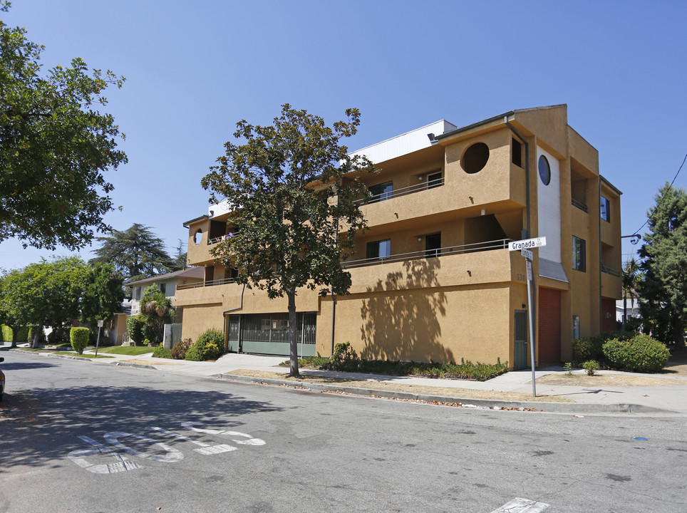 530 E Lomita Ave in Glendale, CA - Building Photo