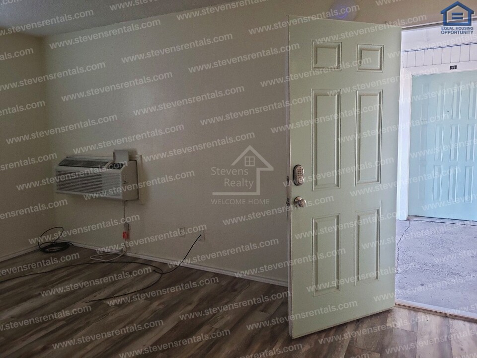 2111 NW Lindy Ave in Lawton, OK - Building Photo