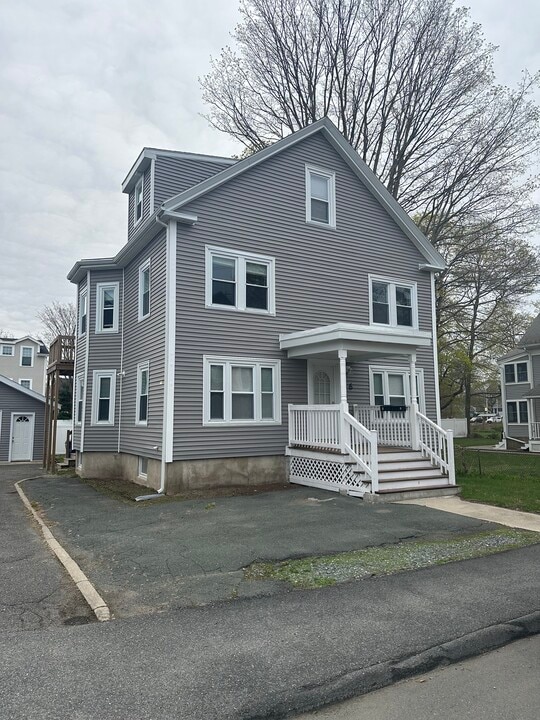 6-2 Charter St, Unit 6 Charter street in Danvers, MA - Foto de edificio