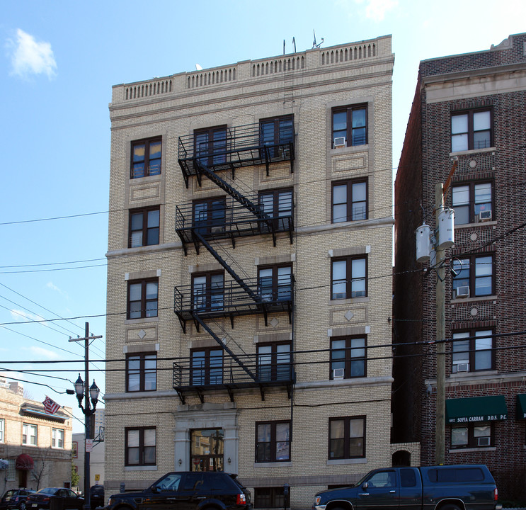 6414 Park Ave in West New York, NJ - Building Photo