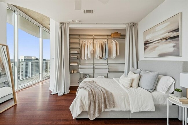 360 Nueces St in Austin, TX - Building Photo - Building Photo