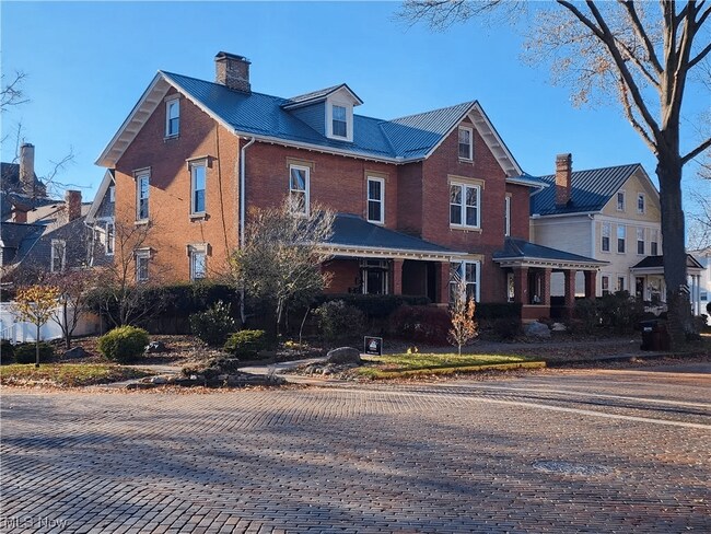 501 5th St, Unit 501 in Marietta, OH - Building Photo - Building Photo