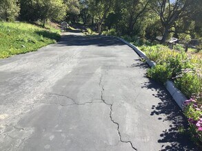 20675 View Oaks Way in San Jose, CA - Building Photo - Building Photo