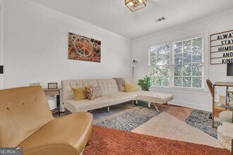 133 Hilltop Dr SW in Atlanta, GA - Foto de edificio - Building Photo