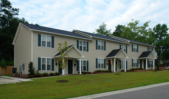 581-593 Lambert St in Fayetteville, NC - Foto de edificio - Building Photo