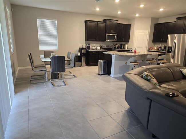 16988 Oval Rum Dr in Wimauma, FL - Building Photo - Building Photo