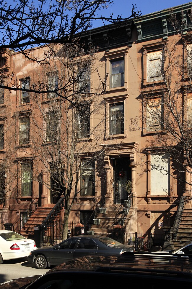 241 W 123rd St in New York, NY - Foto de edificio - Building Photo