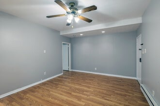 1121 Spruce St in Philadelphia, PA - Foto de edificio - Interior Photo