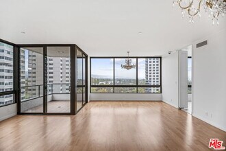 10350 Wilshire Blvd in Los Angeles, CA - Building Photo - Building Photo