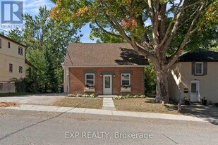 269 Moffat St in Orillia, ON - Building Photo
